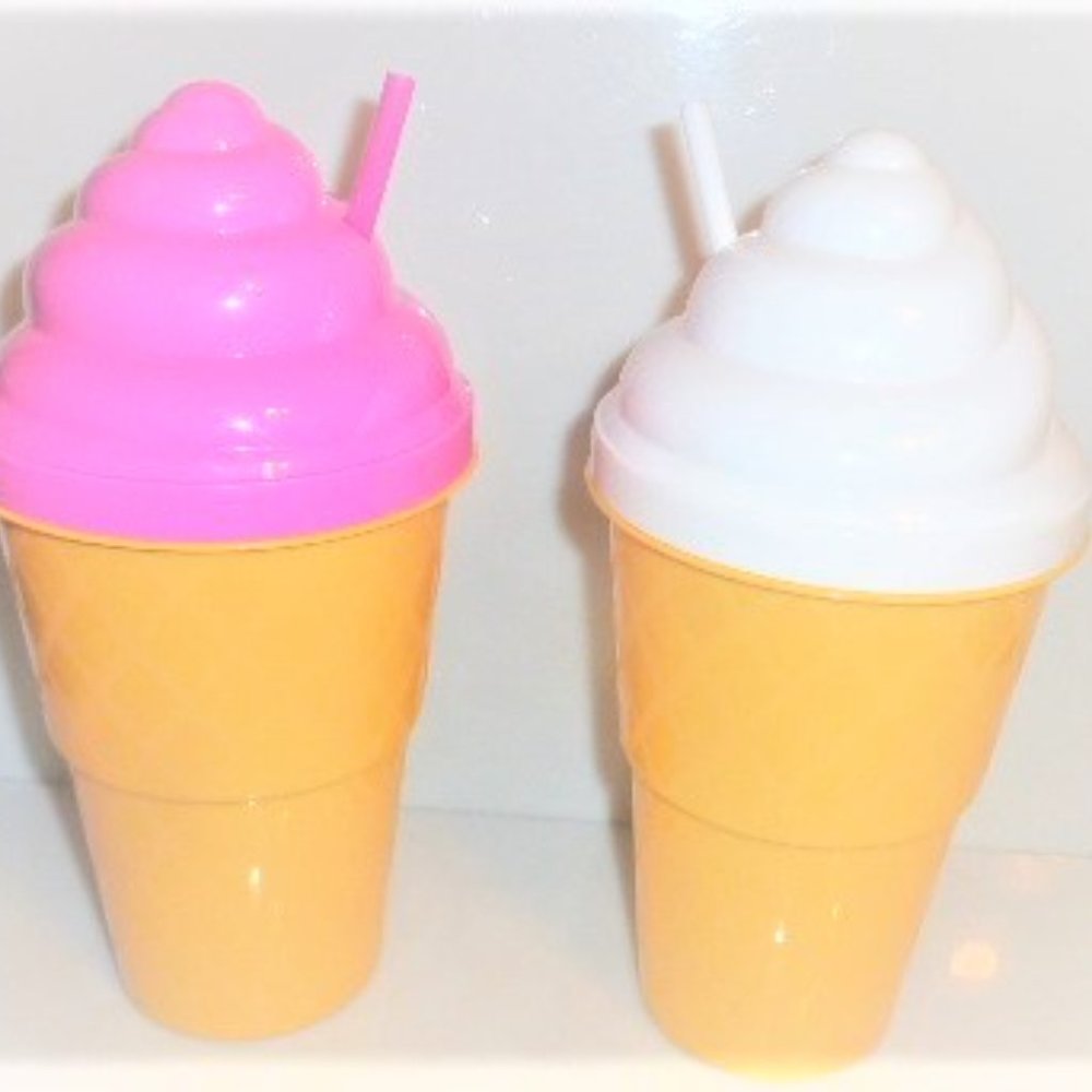Pair of Plastic HUGE Sippy CUPS Ice Cream Cone Sippy Cups Milk Shake
